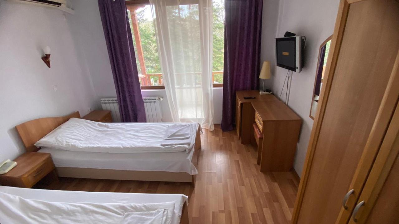 Хотел Галина Палас Srem Kültér fotó
